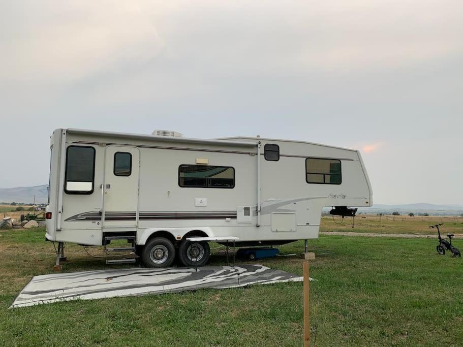 Mission Mountain Camper Διαμέρισμα Saint Ignatius Εξωτερικό φωτογραφία