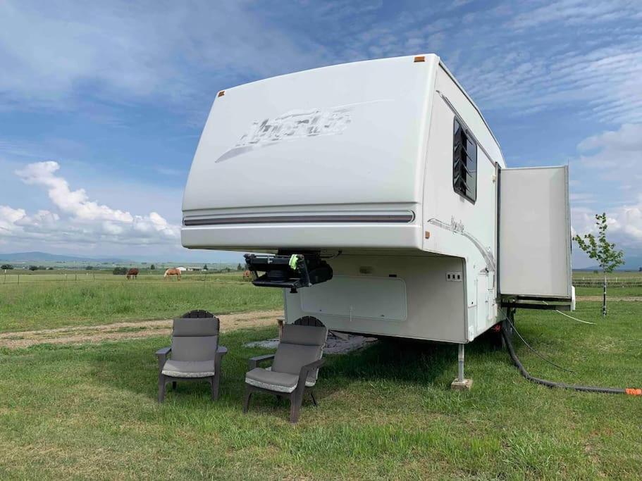 Mission Mountain Camper Διαμέρισμα Saint Ignatius Εξωτερικό φωτογραφία
